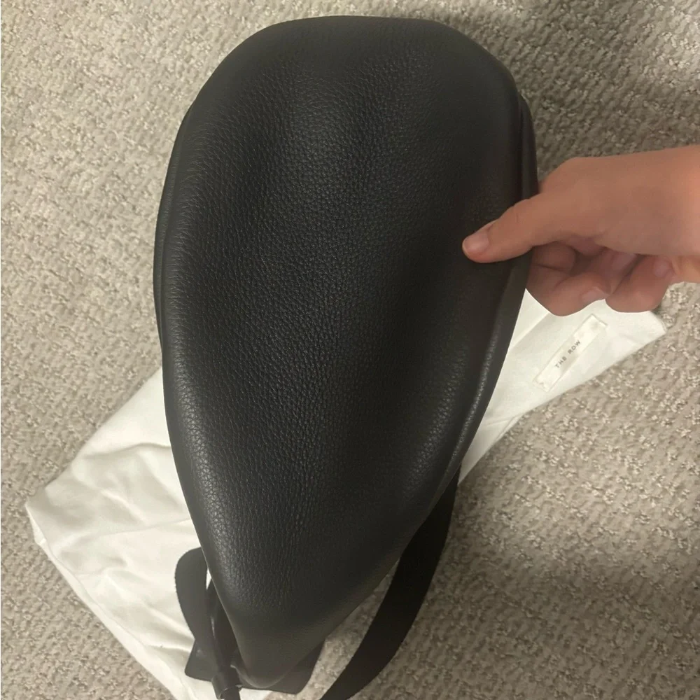 The Row Large Banana Bag - Picture 6 of 11